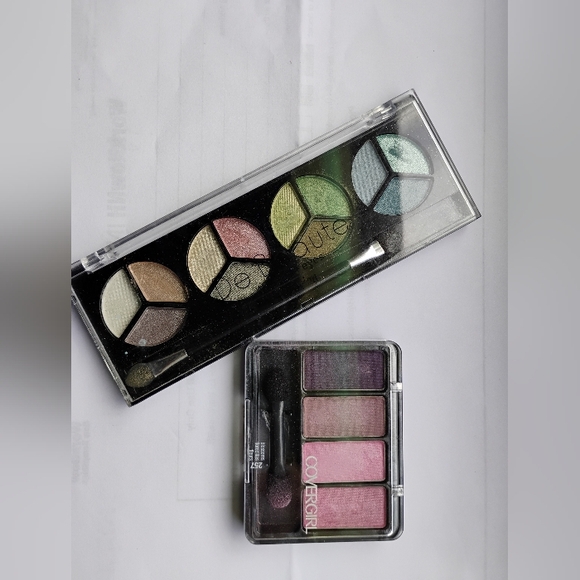 Makeup Bundle, 4 Items - Picture 3 of 8